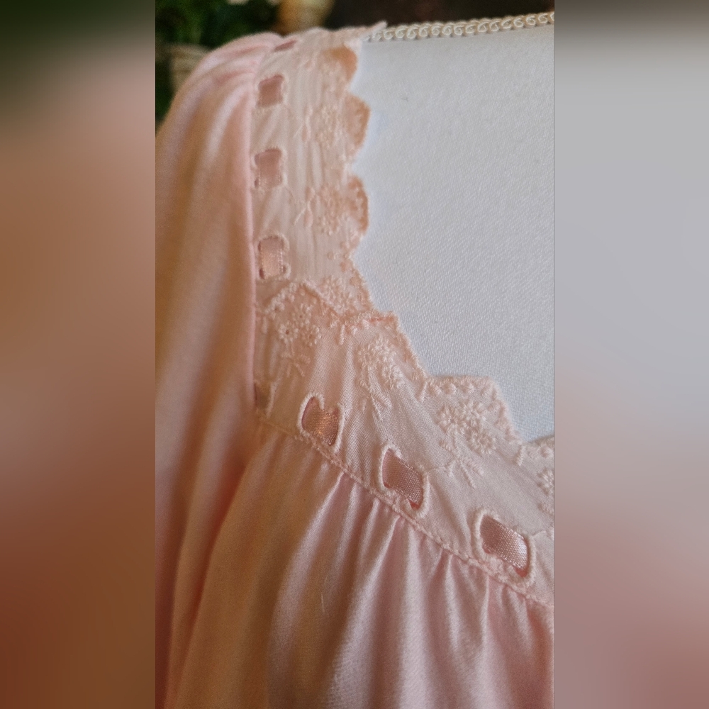 Vintage Victoria Secrets Light Pink Soft Cotton Night Gown w/ Lace Size Small - Picture 5 of 9